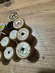 Antika  Ören bayan Orijinal Koleksiyonluk Dikiş Makaraları  Ahşap 11 Adet Plastik 2 Adet