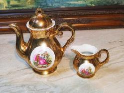 19777-MADE IN JAPAN DAMGALI FRAGONARD ALTIN YALDIZ PORSELEN DEMLİK+SÜTLÜK