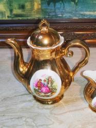 19777-MADE IN JAPAN DAMGALI FRAGONARD ALTIN YALDIZ PORSELEN DEMLİK+SÜTLÜK