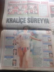 Milliyet Gazetesi - Turkish Newspaper - 6 Ocak 2003 - İşte Kürt El Kaidesi - örgütün liderlerinden Molla Muhammed Hasan Namık Durukan İle Kuzey Irak'ın Tora Bora'sı olarak anılan yerde Fotoğrafı - Halepçe'deki şeriat devleti'nin kalesine girdik - Bu Örgüt Talabani'nin kabusu - Mehmetçik'e kin beslemiyoruz - Ensar El İslam - Şevval Sam İstanbul Türkçesini unutuyorum bazen fotoğraf - Arzu Yanardağ sahnede Müge Oruçkaptan ile öpüşecek Fotoğrafı - Tel Aviv'de çifte bomba  - Irak savaşı gece olacak - yüzüklerin efendisi iki kule filmi Capitol ve Avşar sinemasında - televizyon programı - Milliyet yılı sporcusu 2002 -  2002'de tarih yazan Süreyya Ayhan Fotoğrafı - yılın futbolcusu Nihat Kahveci Fotoğrafı - yılın antrenörü Rıza Çalımbay - Yılın spor adamı Levent Bıçakçı - dünyada yılın sporcusu Schumacher - Fair Play ödülü Galatasaray başkanı Özhan Canaydın - Fenerbahçe teknik direktörü Oğuz Çetin Antalya'da Fenerbahçe'yi bilimsel çalıştırıyor Fotoğrafı - Aşkın Nur Yengi diyeti Fotoğrafı