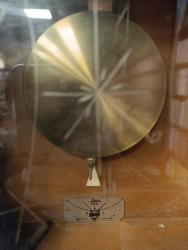 HİSLON MARKA KURMALI ,SARKAÇLI GONGLU ANTİKA NADİR DUVAR SAATİ FAAL ÇALIŞIR DURUMDA (TEK KURMA İLE 31 GÜN ÇALIŞIYOR )