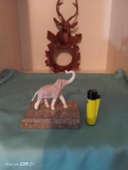 Mermerden mamül fil obje.