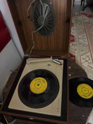 Antika Ahşap Kasa  Nostaljik orijinal Philips Çanta Pikap 1970-1990  Tüm bakımları yapıldı.Çalışır durumda