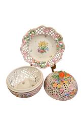 HEREND MACARİSTAN AJUR İŞÇİLİKLİ EL BOYAMASI ÇİLEK KAPAKLI PORSELEN SUNUMLUK – ORİJİNAL