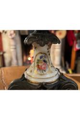 Bronz ve porselen‘den Fransız bir çift şamdan 14 cm boyunda 13 cm çapında