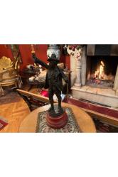 30 cm boyunda bronzdan Avrupa Avcı heykeli