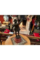 30 cm boyunda bronzdan Avrupa Avcı heykeli