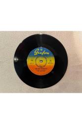 NURİ SESİGÜZEL - MARAŞ MARAŞ DERLER - AŞK BİR IZDIRAPTIR PLAK