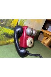 Antika kırmızı renkli çevirmeli avrupa duvar telefonu