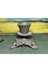 Bir çift Avrupa pirinç şamdan 5 cm boylarında