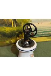 Opalin camlı kahve karabiber değirmeni 18 cm boyunda 9 cm çapında