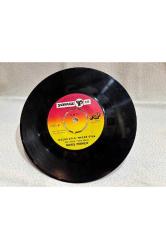 Barış Manço - nazar eyle - gülme ha gülme - plak sekiz puan