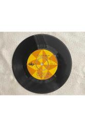 neşe karaböcek - artık sevmiyeceğim - ağlama değmez hayat plak 9 puandır