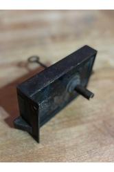 w.s antika kilit ve anahtarı - 16 cm x 9 cm ölçülerinde