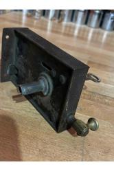 w.s antika kilit ve anahtarı - 16 cm x 9 cm ölçülerinde