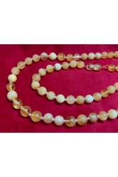 17,5 gram damla kehribar kolye - taneler ortalama 6 mm çapında açık halde toplam uzunluk 64 cm