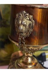 1960's fransız 52 cm boyunda bronz dan aslan figürlü ve ayaklı gaz lambası formunda abajur