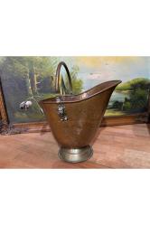 Antika bakır ve pirinç ten kömür kovası