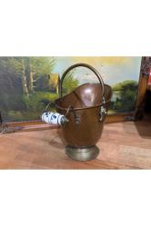 Antika bakır ve pirinç ten kömür kovası