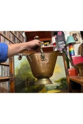 Antika bakır ve pirinç ten kömür kovası