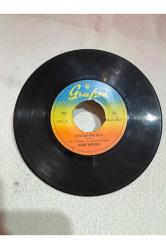 Zeki müren - emin ettim - senede bir gün  - plak 7 puan