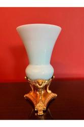 OPALİN CAMLI PİRİNÇ TABANLI VAZO 20 CM YÜKSEKLİĞİNDE (CAMINDA GÖZE BATMAYAN KILCAL ÇATLAK MEVCUT)