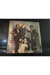 MODERN FOLK ÜÇLÜSÜ 40 YIL SONRA LP PLAK 10 ÜZERİNDEN 7 PUANDIR