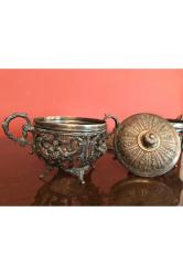 Bir çift gümüş kaplama kapaklı şekerlik