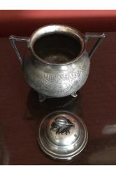 Çiçek motifli Gümüş kaplama kapaklı şekerlik 15 cm boyunda