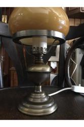 Opalin camlı pirinç gövdeli Avrupa abajur 36 cm yüksekliğinde