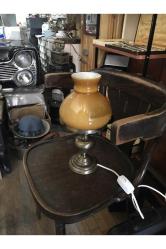 Opalin camlı pirinç gövdeli Avrupa abajur 36 cm yüksekliğinde