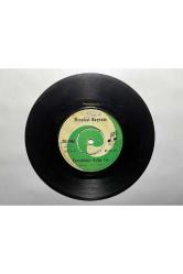 Nezahat Bayram - Yumurtanın Kulpu Yok - Dertliyim Dermana Geldim Plak