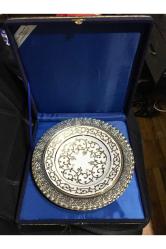 Toplam 31 Cm Çapında Bakır Geçirmeli El Boyama Kütahya Porselen Duvar Tabağı