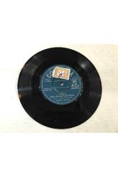 Nezahat Bayram - Züğürt - Gurbet Ellerinde Söyler Ağlarım