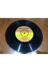 Müzeyyen Senar - Bir Dost Bulamadım - Uykudamısın Sevgili Yarim - Feraye - Gün Akşam Oldu