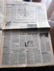 Cumhuriyet Gazetesi - Turkish Newspaper - 7 Şubat 2003 - Petrol için saldırının maliyeti 12.5 milyar dolar - Irak'a 200 Bin asker - tarihi karar kapalı oturumda alındı - AKP 50 fire verdi - CHP yetki tezkeresine hayır dedi - halka karşın savaş kararı - Zeki Triko'nun Atatürk havalimanındaki mayolu afişi olay oldu - keçileri kaçırmak üzere yazan İlhan Selçuk - Recep Tayyip Erdoğan'a göre Deniz Baykal iftiracı - Bülent Ecevit Atatürk savaşa karşı çıkardı dedi - yılların sanatçısı Müjdat gezen dostlarının yorumuyla tüm şiirlerini bir albümde topladı - Perran Kutman Fotoğrafı - Mehmet Ali Alabora Fotoğrafı - tüm yönleriyle Irak işgali harita -  Necip Hablemitoğlu'nun son çalışması Köstebek'te Fethullahçı istihbaratçılar anlatılıyor - Rauf Denktaş'ın yedi önerisi - Ankara Ticaret Odası Başkanı Sinan Aygün Rauf Denktaş'a destek için adadaydı - Hanım olan hizmetçinin ilk gösterimi Atatürk kültür merkezi'nde - Efes Pilsen geç açıldı - Fenerbahçe Ortega'nın menajerini uyardı - İlhan Mansız