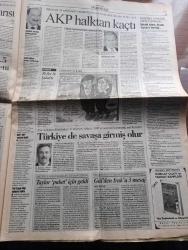 Cumhuriyet Gazetesi - Turkish Newspaper - 7 Şubat 2003 - Petrol için saldırının maliyeti 12.5 milyar dolar - Irak'a 200 Bin asker - tarihi karar kapalı oturumda alındı - AKP 50 fire verdi - CHP yetki tezkeresine hayır dedi - halka karşın savaş kararı - Zeki Triko'nun Atatürk havalimanındaki mayolu afişi olay oldu - keçileri kaçırmak üzere yazan İlhan Selçuk - Recep Tayyip Erdoğan'a göre Deniz Baykal iftiracı - Bülent Ecevit Atatürk savaşa karşı çıkardı dedi - yılların sanatçısı Müjdat gezen dostlarının yorumuyla tüm şiirlerini bir albümde topladı - Perran Kutman Fotoğrafı - Mehmet Ali Alabora Fotoğrafı - tüm yönleriyle Irak işgali harita -  Necip Hablemitoğlu'nun son çalışması Köstebek'te Fethullahçı istihbaratçılar anlatılıyor - Rauf Denktaş'ın yedi önerisi - Ankara Ticaret Odası Başkanı Sinan Aygün Rauf Denktaş'a destek için adadaydı - Hanım olan hizmetçinin ilk gösterimi Atatürk kültür merkezi'nde - Efes Pilsen geç açıldı - Fenerbahçe Ortega'nın menajerini uyardı - İlhan Mansız