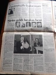 Cumhuriyet Gazetesi - Turkish Newspaper - 7 Şubat 2003 - Petrol için saldırının maliyeti 12.5 milyar dolar - Irak'a 200 Bin asker - tarihi karar kapalı oturumda alındı - AKP 50 fire verdi - CHP yetki tezkeresine hayır dedi - halka karşın savaş kararı - Zeki Triko'nun Atatürk havalimanındaki mayolu afişi olay oldu - keçileri kaçırmak üzere yazan İlhan Selçuk - Recep Tayyip Erdoğan'a göre Deniz Baykal iftiracı - Bülent Ecevit Atatürk savaşa karşı çıkardı dedi - yılların sanatçısı Müjdat gezen dostlarının yorumuyla tüm şiirlerini bir albümde topladı - Perran Kutman Fotoğrafı - Mehmet Ali Alabora Fotoğrafı - tüm yönleriyle Irak işgali harita -  Necip Hablemitoğlu'nun son çalışması Köstebek'te Fethullahçı istihbaratçılar anlatılıyor - Rauf Denktaş'ın yedi önerisi - Ankara Ticaret Odası Başkanı Sinan Aygün Rauf Denktaş'a destek için adadaydı - Hanım olan hizmetçinin ilk gösterimi Atatürk kültür merkezi'nde - Efes Pilsen geç açıldı - Fenerbahçe Ortega'nın menajerini uyardı - İlhan Mansız