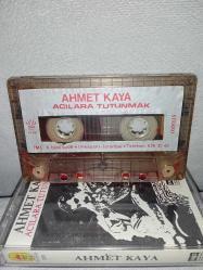 Kaset Ahmet Kaya acılara tutunmak albümü. Orijinal sorunsuz çalışıyor koleksiyonluk