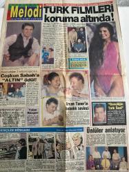 SABAH MELODİ GAZETESİ DOĞUM GÜNÜ HEDİYESİ (Türkish Newspapper)  - 15 AĞUSTOS 1990 -Sibel Can-Eyşan Özhim-Meflun Olgaç-Coşkun Sabah-Derya Arbaş-Ercan Taner-Burçin Taner-Batuhan-Paul Newman-Ed Begley-Zeliha Berksoy-Tamer Leventoğlu-Özdemir Nutku-Hulya Koçyiğit-Süleyman Turan-Ahmet Levendoğlu-Cüneyt Arkın-Sezer İnanoğlu-Bahar Öztan-Salih Kırmızı-Erol Taş-Kadir Savun-Perihan Kızıl-Nükhet Duru-Hüsam Baba-Yakup-Ayşe-Veysel Güloğlu-Ayhan Topaloğlu-Mehmet Yazıcı-Ali Kayapınar-Ercan Sert-Fikret Coşkun-Tahsin Koçtürk-Ruşen Parlak-Size benzemeyenle evlenmeyin-Erkekler kadına destek olmalıdır-Bebekler de sık anne istiyorlar-Atletik olun-Eda nasıl değişti-Hasta kocanıza ilgi gösterin-Sevgi bağları-Türk filmleri koruma altında-Coşkun Sabah'a altın ödül-Ercan Taner'in babalık sevinci-Gençliğin tatlı sesi-Ünlüler anlatıyor-Gençlik rüzgarı-Kadın Bakanlığını halkımız istedi-Bitkilerin mucizesi-İlginç konferans-Asla aldatmam-Geleceğinizi öğrenin-Bitkilerle şifa bulun-Mahkum-Aşk Romanı-Cinsel Sorunlarınız