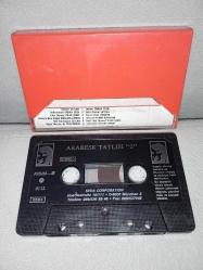 Kaset arabesk tatlısı 2 neden. Orijinal Seda Corporation 0112 Alman baskı. tertemiz sorunsuz çalışıyor. koleksiyonluk. Müslüm Gürses Ceylan Zeki Müren Bülent Ersoy Orhan Esen Tüdanya Dilek Şeniz Fehmi günaydın