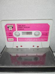 Kaset Ferdi Tayfur yaktı beni / arabesk albümü. Orijinal Türküola 1819 Alman baskı. kartoneti yok, kaset baştan sona sorunsuz çalışıyor