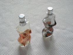 Kadın Bedeni Görselli Fransız Mini Parfüm Şişeleri