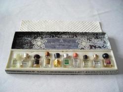 Paris'in En İyi Parfümleri Kutusunda Mini Parfüm Şişeleri