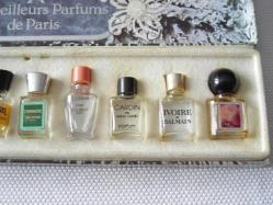 Paris'in En İyi Parfümleri Kutusunda Mini Parfüm Şişeleri