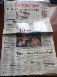 Cumhuriyet Gazetesi - Turkish Newspaper - 30 Mayıs 2002 - NATO'da yeni dönem başlıyor - MHP yalnız kaldı - askerlerin Abdullah Öcalan için ömür boyu hapis modeli destek buldu - Kıbrıs'ta Şimdi de 12 mil gerginliği - Türk Birliği Kabil'e uğurlandı - Recep Tayyip Erdoğan'dan yeni kaset gerekirse papaz elbisesi giyerim - tarım alanları betonlaştı - Danimarka'da Türk dostu film gönlümdeki köşk olmasa - VCD'lere karşı sinemacının savaşı - Mısır çarşısı patlaması ile ilgili sanık Alaattin Öget MİT Ve JİTEM'in baskısıyla Pınar Selek aleyhine ifade verdiğini söyledi - Balkan türkünün sesi yazan Oktay Akbal - Devlet bakanı Kemal Derviş yabancı yatırımcı da güvenin yerleştiğini savundu - Metin Kaplan'ın iadesi zorda - Aristofanes'in okları güncele - Galatasaray teknik direktörü Fatih Terim'den taraftarlarına mesaj - inter teknik direktörü Cuper'in Yıldız adayı brezilyalı Ronaldinho - 2002 Dünya Kupası - teknik direktör Şenol Güneş savaşacağız ve kazanacağız -Bu kez Hidayet Türkoğlu'lu Sacramento