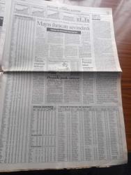 Cumhuriyet Gazetesi - Turkish Newspaper - 2 Haziran 2002 - Dünya Kupası finallerinin 2. Gününde 13 gol atılırken tribünler yine renkli görüntülere sahne oldu Fotoğraf - Recep Tayyip Erdoğan'ın siyasi geleceği zorda - roman ödülü Selim İleri'nin - Orhan Kemal törenle anıldı - Hindistan Pakistan gerginliği - Papandreu'dan Türkiye'ye ılımlı mesajlar - taksim'deki Maksim gazinosunda yangın 2 ölü - Türkiye ve uluslararası müteahhitler Birliği Başkanı Nihat Özdemir - koca Ahmet Vefik Paşa yazan İlhan Selçuk - TRT radyolarında 6 yıl çalışan Aysun Yıldız başaracağına inanıyor Fotoğrafı - 13. Uluslararası İstanbul tiyatro festivali'nde yaşam boyu başarı ödülü alan Şükran Güngör gelecekler ümitli Fotoğrafı - usta ressam Hüseyin Avni Lifij'i 75 yıl önce bugün yitirmiştik - Nazım Hikmet'in bir yazar olarak portresi - Ulusal futbol takımı yarınki Brezilya maçının havasına girdi fotoğraf - Brezilyalılarda Galatasaraylı korkusu - Almanya Suudi Arabistan'ı farka boğdu - Fenerbahçe halka arz edildi