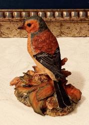 İskoçya, İspinoz Kuşu Heykeli. Bu Güzel Kuş Border Fine Art  Stüdyoları Tarafından Üretilmiştir. Çok İyi Durumdadır. (Renkli) El Boyaması, Reçine/Seramik. İskoç Yapımı, Etiketli. 1984'ler. (60x85x90 mm)