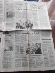 Cumhuriyet Gazetesi - Turkish Newspaper - 18 Ekim 2002 - ABD'nin Irak'a saldırısı darboğazdan geçen Türkiye'ye büyük mali yük getirecek - fatura 25.5 kattrilyon - Recep Tayyip Erdoğan hukukta hileyi seçti - KESK üyeleri tüm tüm yurtta iş bırakma eylemi yaptı Fotoğrafı - adalet bakanı Aysel Çelikel ilerleme raporunda iddialar insafsız dedi - Bingöl 2 saatte 12 kez sallandı - türkmenlerden uyarı Kürt devleti kurulmak üzere - Neçirvan Barzani geliyor - Recep Tayyip Erdoğan'ın pano ihalesi incelemede - ÖDP'li Sinan Kayışı öldüren sanıklara 30 yıl istendi - DİSK oylar sol partilere - DEHAP'a soruşturma yağmuru - Mesut Yılmaz'dan 28 Şubat uyarısı - TKP'nin Avrupa yılları yazan Metin Gür Yazı Dizisi - Gaziantep 99 seçimi - Manisalı gençler davası derslerle dolu - Flash TV Ve Ulusal TV karardı - son Berlin festivali'nde Altın ayı kazanan kanlı Pazar bugün gösterimde - ulusal takım teknik direktörü Şenol Güneş İngiltere final maçımız - Fenerbahçe camiası lokalini geri istiyor - Doğu perinçek