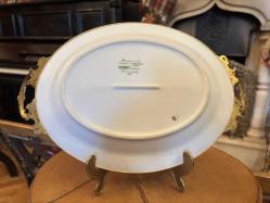 Pirinç ve porselenin zerafeti Limoges el boyama sunum tabağı 35,5 cm 22 cm ölçülerinde.